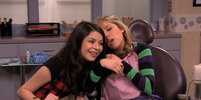 poster de la série iThink They Kissed