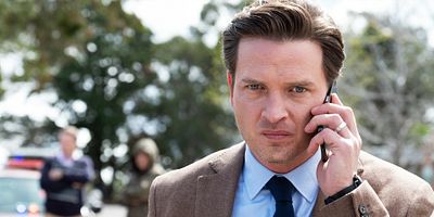 poster de la série Sur tous les fronts