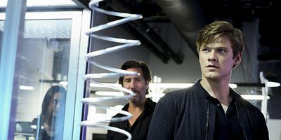 poster de la série La cellule rouge