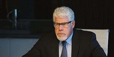 poster de la série He Must Be