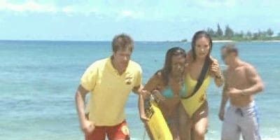 poster de la série Qui aime bien, harcèle bien