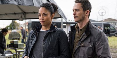 poster de la série Nous ne sommes pas seuls