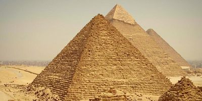 poster de la série Les mystères des pyramides