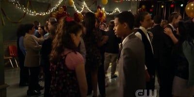 poster de la série Tout le monde déteste le bal de fin d'année