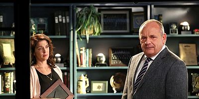 poster de la série La porte des enfers