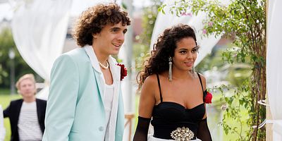 poster de la série Sept mariages pour un enterrement