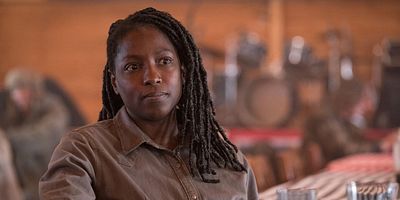 poster de la série Proches