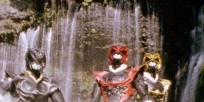 poster de la série Les Power Rangers voient rouge