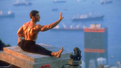 image de la news Sorti il y a 37 ans, c'est l'un des plus grands films d'arts martiaux de tous les temps... Bientôt un remake ?