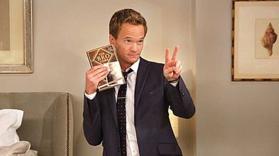 image de la news How I Met Your Mother : il y a 20 ans, les créateurs de la série avaient une idée bien précise de Barney... qui n'avait rien à voir avec Neil Patrick Harris