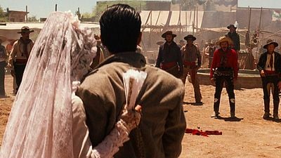 image de la news "Il n’écoutait tout simplement personne" : 32 ans après, cet acteur culte rétablit la vérité sur l'un des meilleurs westerns des années 90