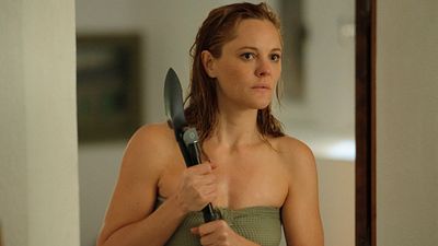 image de la news L'Or Bleu sur France 2 : "J'ai cru que c'était moi dans la scène de la douche !", les actrices parlent de leur ressemblance frappante dans la série