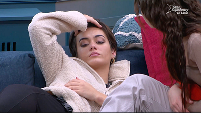 image de la news "J'ai fait du yaourt tout le long", Lola (Star Academy) en pleurs après ses évaluations sur Shakira (spoiler)