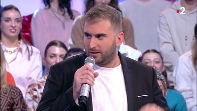 image de la news L'ex-Maestro Olivier (N'oubliez pas les paroles) a un cadeau pour une ancienne adversaire de l'émission !