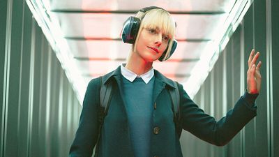 image de la news Astrid et Raphaëlle sur France 2 : pourquoi Astrid porte-t-elle toujours la même tenue ? Sara Mortensen explique