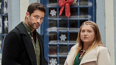 image de la news "Ils m’ont offert le rôle sans savoir que j’étais française"... Cette star de Grey’s Anatomy raconte comment elle a obtenu un rôle dans un téléfilm de Noël qui se déroule en France