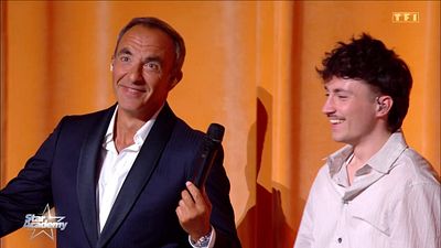 image de la news "Attention" : petit couac sur le plateau de la Star Academy 2025 , Nikos Aliagas disparaît