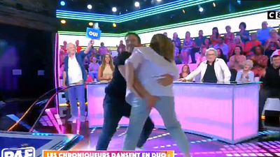 image de la news Un baisé forcé et une main aux fesses : le comportement d'Alex Goude avec Valérie Benaïm dans TPMP choque les téléspectateurs