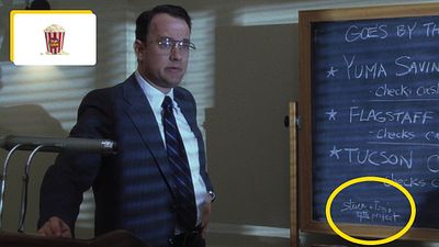 image de la news Depuis plus de 20 ans, ce détail est caché à 2 heures et 13 minutes de Arrête-moi si tu peux : regardez à droite de Tom Hanks !