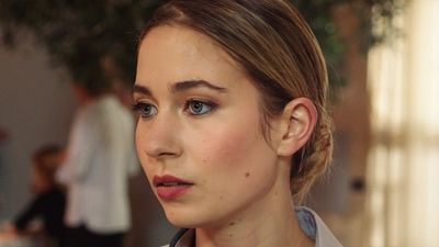 image de la news Ici tout commence sur TF1 : désespérée après l'aventure entre Loup et Anouk, Joséphine lâche la rampe