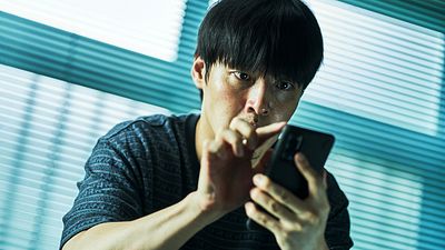 image de la news Déconseillé aux moins de 16 ans, ce thriller avec une star de Squid Game s'est hissé à la première place du top Netflix !