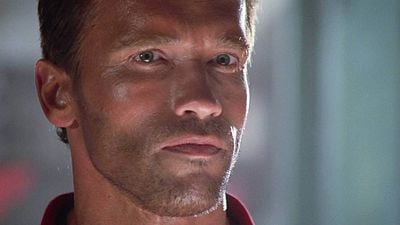 image de la news "Schwarzenegger joue le même personnage, même si son nom change" : Predator est en réalité la suite cachée d'un autre film d'action culte des années 80 !