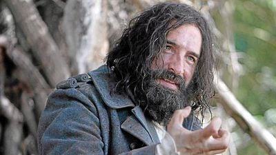 image de la news Notée 4,3 sur 5, la série française la plus populaire dans le monde arrive sur Netflix... Et George Clooney en est fan !