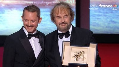 image de la news "Jamais je n'aurais imaginé que j'en gagnerais une" : Peter Jackson reçoit une Palme d'Or et retrouve Elijah Wood, sa star du Seigneur des Anneaux, à Cannes 2026