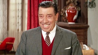 image de la news "Le public a aidé ma guérison" : quand Fernandel évoquait avec émotion sa maladie lors de sa dernière interview à la télévision