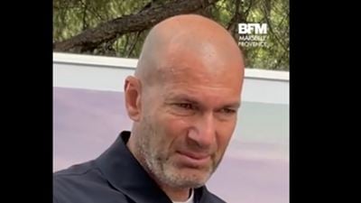 Les larmes de Zinédine Zidane en plein discours