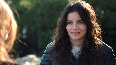 image de la news Demain nous appartient en avance : Roxane trompe-t-elle Sara avec Laurie ?... Ce qui vous attend la semaine du 15 au 19 septembre 2025 [SPOILERS]L