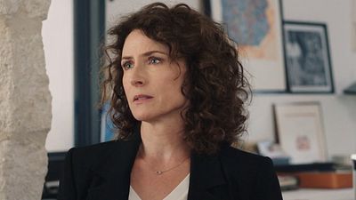 image de la news Ici tout commence sur TF1 : Clotilde va-t-elle quitter l'Institut ? Son passé avec Hector pourrait tout changer !