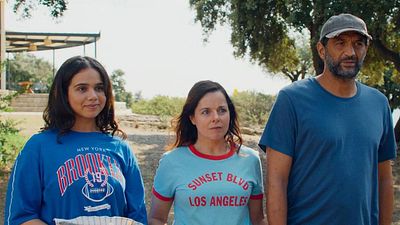 image de la news Classe moyenne est-il un bon film ? Que pensent les spectateurs de cette comédie avec Laure Calamy et Laurent Lafitte ?