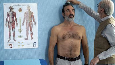 image de la news Jean Dujardin dans le remake d'un film de science-fiction culte : découvrez l'impressionnante bande-annonce de L'Homme qui rétrécit