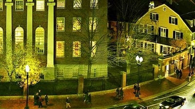 image de la news Il y a 15 ans, la magistrale scène d'ouverture de ce chef-d'oeuvre annonçait déjà un classique intemporel