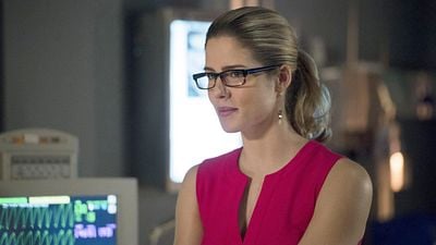 image de la news C'était l'un des meilleurs personnages de Arrow : qu'est devenue Emily Bett Rickards, qui jouait Felicity dans la série ?