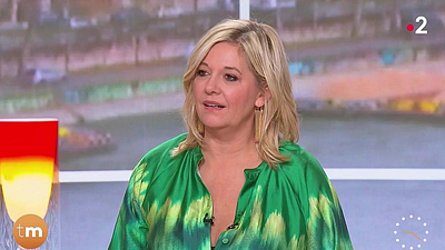 image de la news Stars à domicile : Flavie Flament s’adresse à Isabelle Ithurburu qui prend le relais