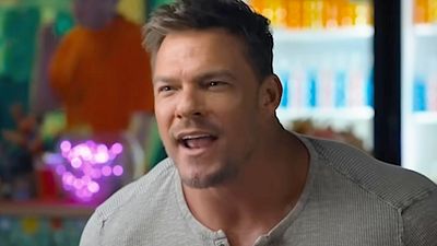 image de la news La star de Reacher revient à ses premières amours : ne manquez pas la comédie d'action avec Alan Ritchson !