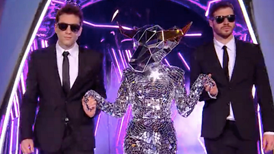 image de la news Mask Singer : qui se cache sous le costume du Taureau ? Voici les indices et les hypothèses !