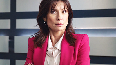 image de la news Demain nous appartient : son nouveau rôle de prof, la maladie d'Alex... Les révélations de Jennifer Lauret (Raphaëlle) sur les prochains épisodes