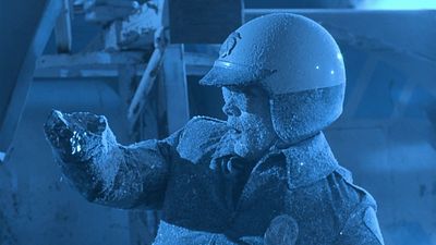 image de la news Terminator 2 : est-il possible de finir congelé comme le T-1000 sous l'effet de l'azote liquide ?