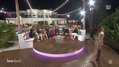 Love Island : Qui est Dycosh, la voix-off du programme de W9 ?