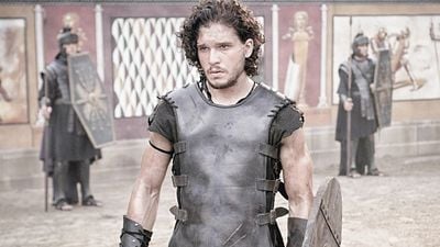 image de la news 12 kilos de muscles pour Pompéi ! Transformé physiquement, Kit Harington ferait presque oublier Russell Crowe dans Gladiator
