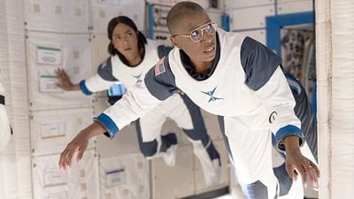 image de la news 9-1-1 : Aisha Hinds (Hen) dévoile les coulisses de tournage des scènes dans l’espace