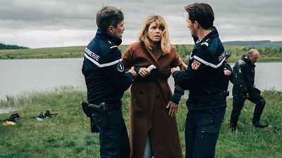 image de la news C’est LA série de la rentrée sur TF1 : découvrez les premières images de l’adaptation du best-seller de Michel Bussi avec l’une des stars de Ici tout commence