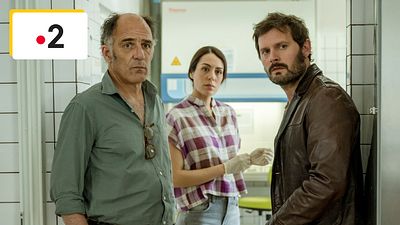 image de la news La Peste version 2029 sur France 2 : que vaut cette adaptation moderne de l'œuvre de Camus avec Sofia Essaïdi et Hugo Becker ?