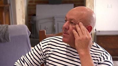 image de la news L'amour est dans le pré en avance : Renaud vexé et agacé, il quitte la table et laisse Anne bouche bée