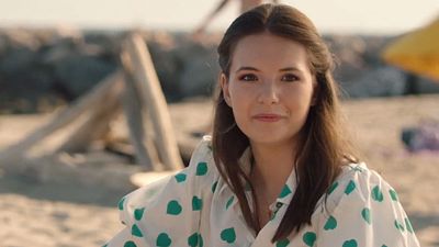 image de la news Ici tout commence : "Ils se connaissent depuis hyper longtemps...", Elsa Bois (Ninon) s'est-elle bien intégrée parmi les stars de la série ?