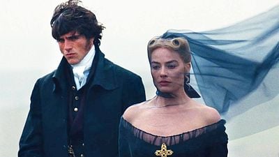 image de la news "Vous allez adorer ou détester..." : quels sont les premiers avis sur Hurlevent avec Margot Robbie et Jacob Elordi ?