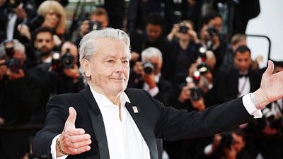image de la news Jean-Luc Reichmann, Cyril Hanouna, Patrick Sébastien… Les animateurs rendent hommage à Alain Delon